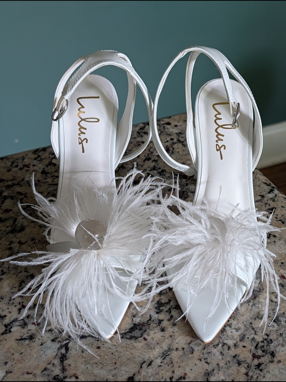 Lulu's White Feather Accent Block Heel Sandals Sz 6 - Picture 5 of 13